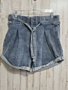 Vici Collection Paperbag Waist High Rise Pleated Denim Shorts Size Large